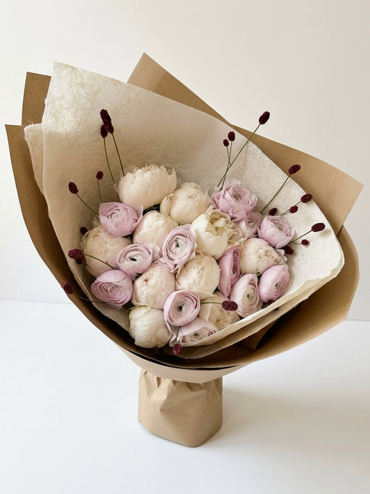 Quiet Bloom — Champagne Ivory Bouquet