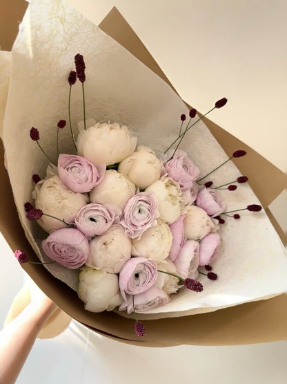 Quiet Bloom — Champagne Ivory Bouquet