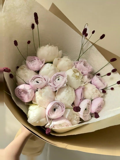 Quiet Bloom — Champagne Ivory Bouquet